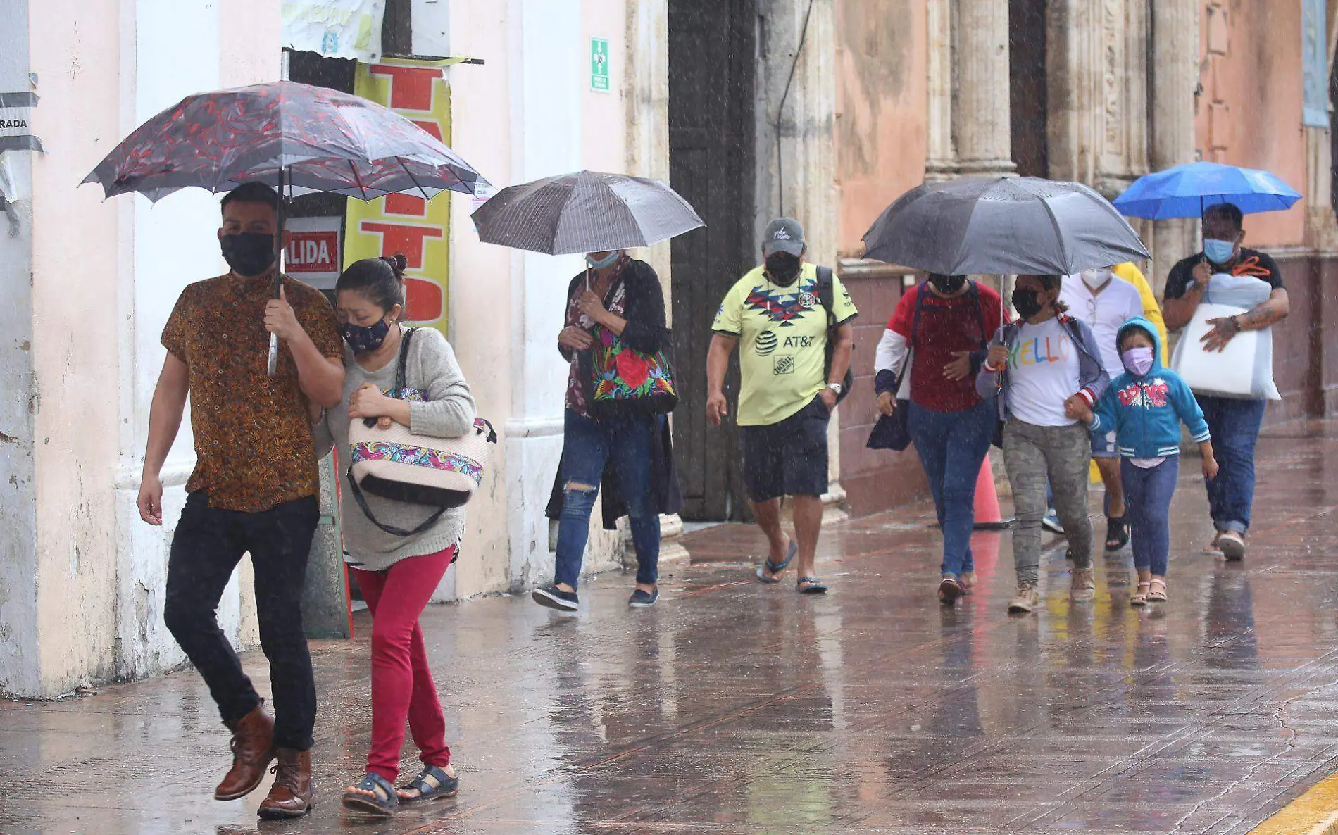 Cambios de clima de frío a calor y luego lluvia van afectando a los menores principalmente Martín Zetina, Cuartoscuro